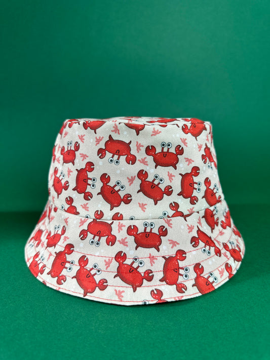 Двулицева детска шапка тип ‘Bucket Hat’ с UV защита – ръчно рисуван дизайн - "рачета"