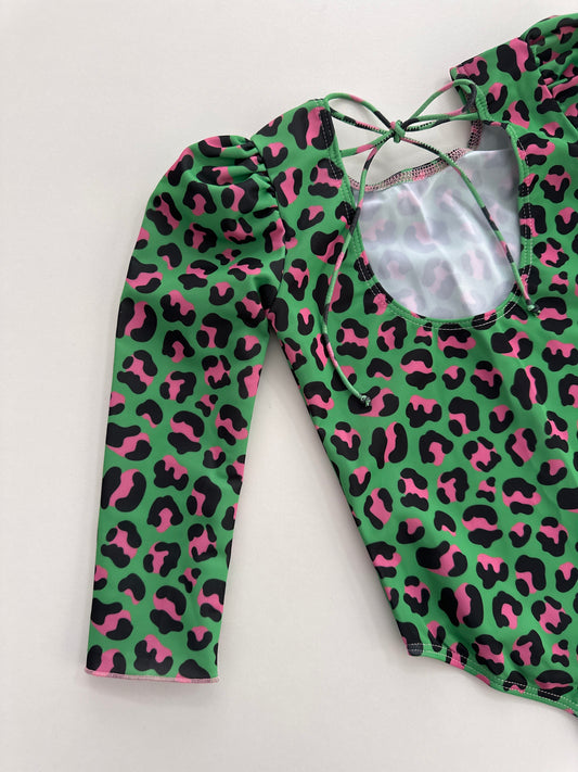 MARINA - Детски цял бански с дълъг ръкав и UV защита (UPF 50+) - зелен леопардов принт