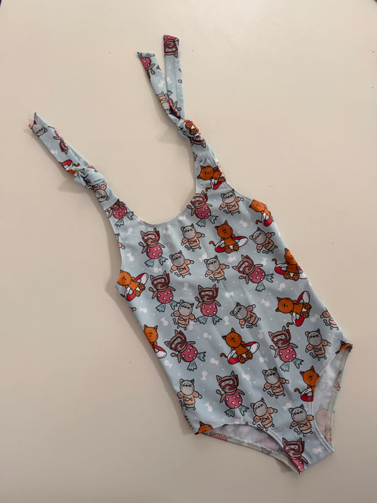 ALICE - Costum de baie pentru copii „REBEL” dintr-o singură piesă cu șnururi pe umeri - roz