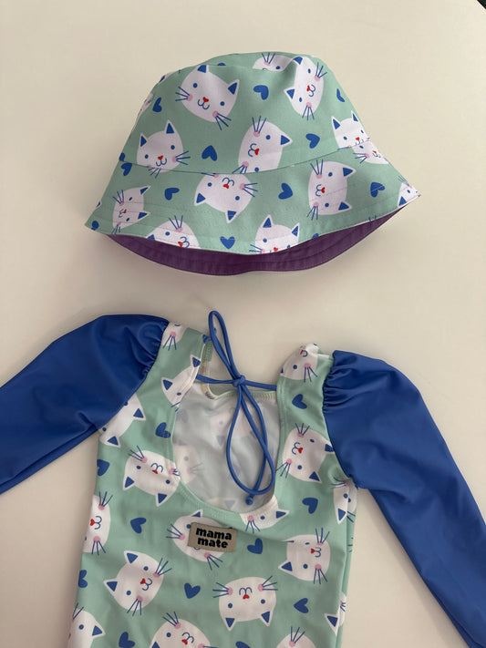 Reversible children's bucket hat with UV protection - kittens