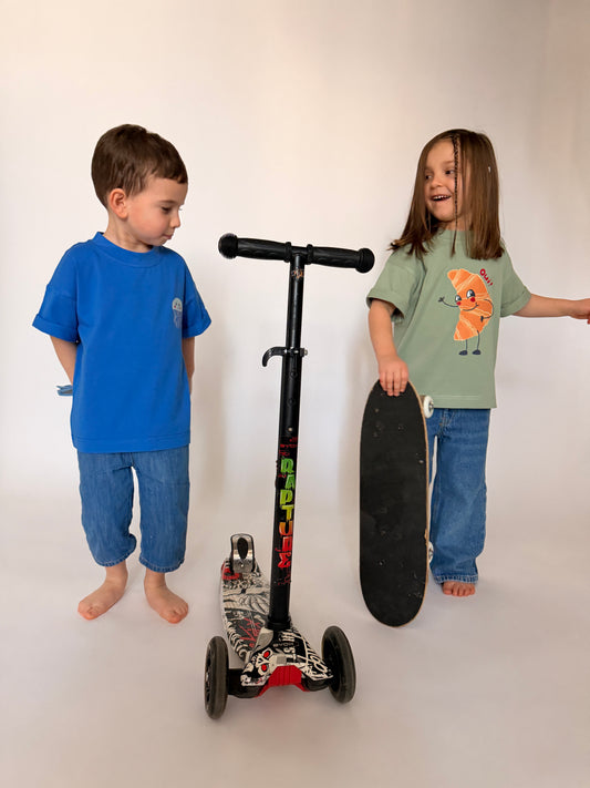 Детска оувърсайз тениска “croissant” - green tea (SS26)