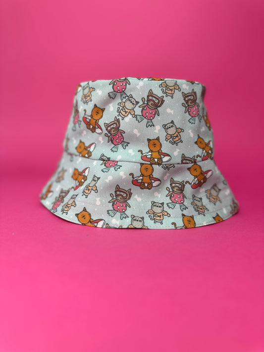 Reversible children's bucket hat with UV protection - hand-painted design - kittens
