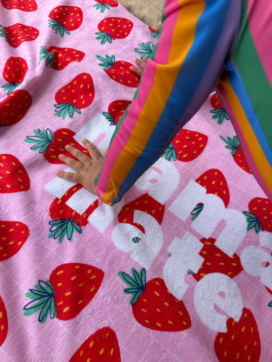 *precomandă* Prosop de plajă - cireșe *opțiune de adăugare a numelui*