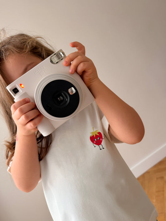 Детска оувърсайз тениска “berry cute” - екрю (SS26)