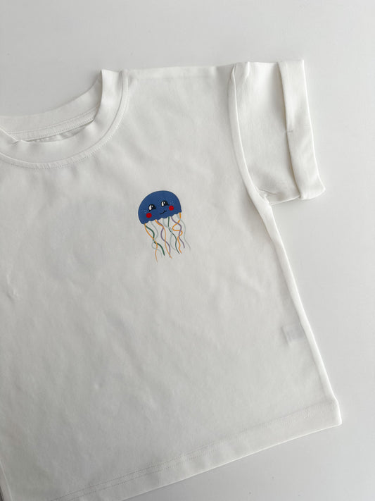 Детска оувърсайз тениска “blue jelly fish” - екрю (SS26)
