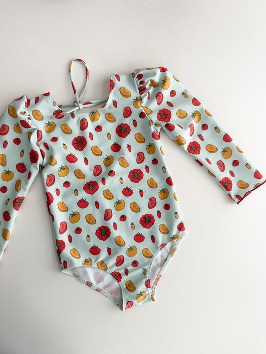 *PRECOMANDĂ* MARINA - Costum de baie pentru copii, dintr-o singură piesă, cu mâneci lungi și protecție UV (UPF 50+) - BIO TOMATOES colecția albastru deschis mom 2 kid *ediție limitată*