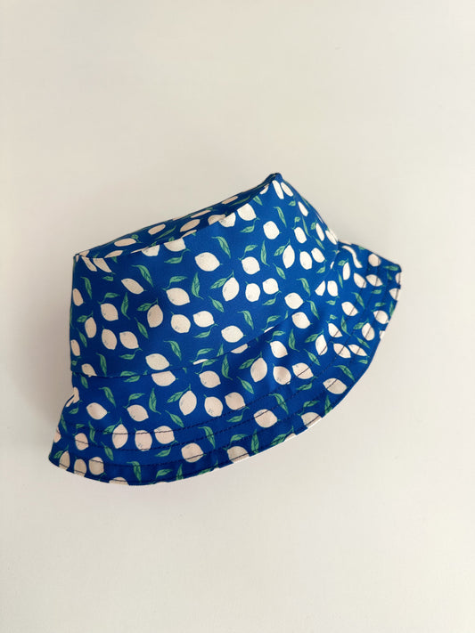 Двулицева детска шапка с естествена UV бариера - BIO LEMONS blue mom 2 kid collection *limited edition*