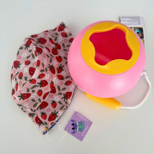 Сет за плаж „Кофичка с ягоди“: двулицева шапка "BUCKET HAT" + Ballo кофа