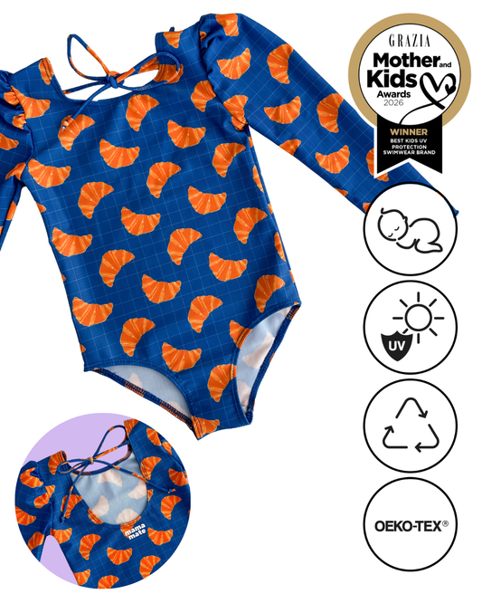*PRECOMANDĂ* MARINA - Costum de baie pentru copii, dintr-o singură piesă, cu mâneci lungi și protecție UV (UPF 50+) - croissants albastru cobalt SS26