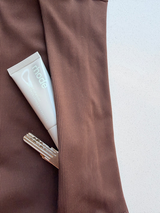 ACTIVE FLARED PANTS: RAFFLED - Chocolate Mousse