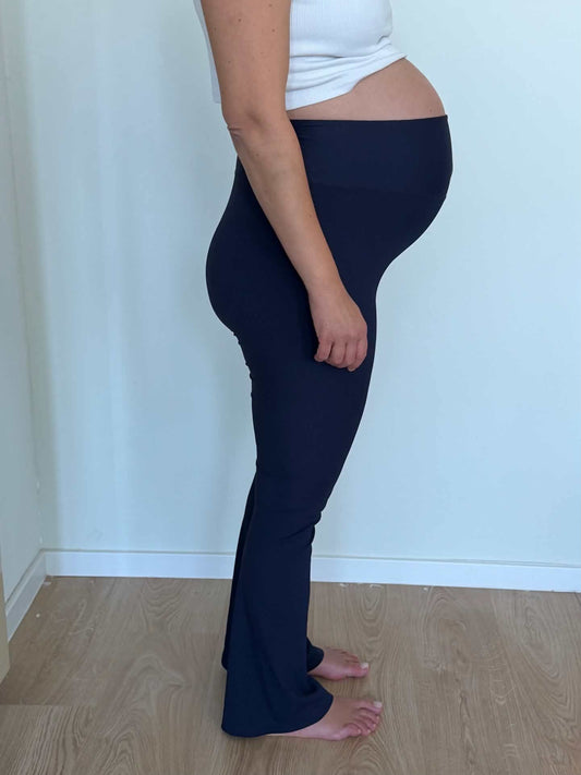 ACTIVE FLARED PANTS: RAFFLED - Blueberry Blush