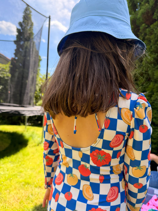 *PRECOMANDĂ* MARINA - Costum de baie pentru copii, dintr-o singură piesă, cu mâneci lungi și protecție UV (UPF 50+) - Colecția BIO TOMATOES mom 2 kid *ediție limitată*