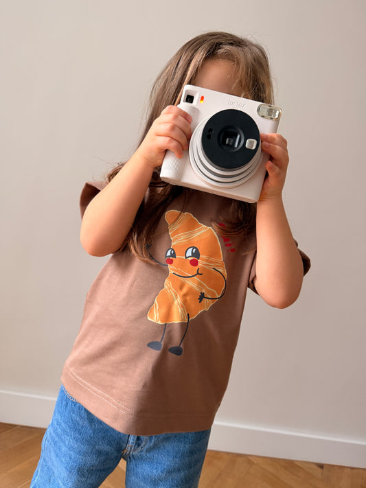 Детска оувърсайз тениска “oui” - мока (SS26)