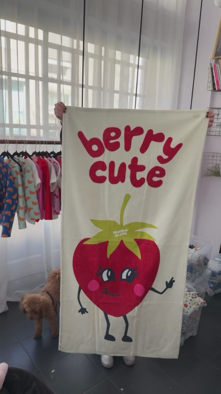 *precomandă* Prosop de plajă - cireșe *opțiune de adăugare a numelui*